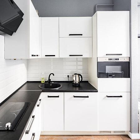 Avangard Kulisha 15 Apart Lviv Exterior photo